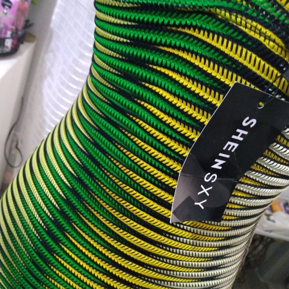 Dress - Picture 4 of 7